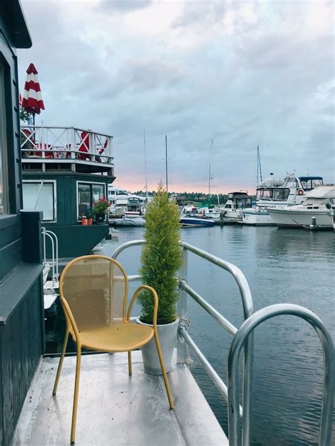 Seattle Lakeside Lovenest A Romantic Pnw Houseboat Airbnb Getaway