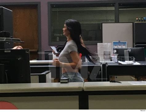 Kylie Jenner Takes Her Friend To Dmv To Get His Drivers License Heardzone