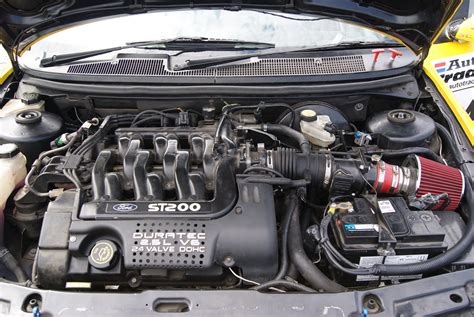 Engine Of Ford St200 Duratec 25l V6 24valve Dohc Dual Ov Flickr