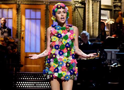 5 Snl Halloween Costume Ideas From The Shows Costume Designer