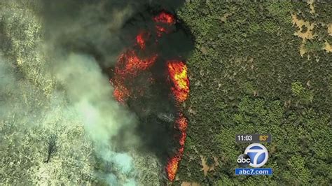 rocky fire jumps containment line spreads to 65 000 acres abc7 los angeles