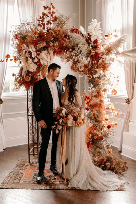 Lush And Bold Fall Indoor Wedding Shoot Weddingomania