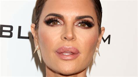 Lisa Rinna Reveals Her Secret To A Perfect Pouty Lip