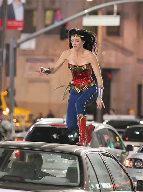 Wonder Woman Tv Costume Gets Facelift But Still Fails