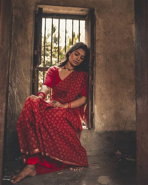 Old Place Indian Photoshoot Photography Poses Women Girl