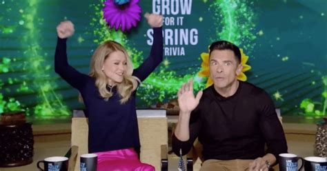 Why Am I Crying Kelly Ripa Breaks Down On Live After Watching