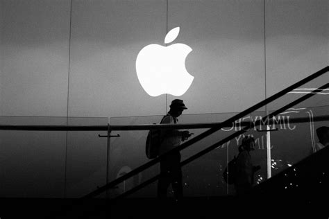apple wstrzymuje sprzedaż iphone ów w rosji na tym nie koniec