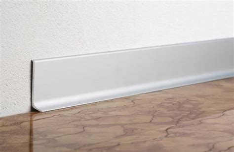 Pour un sol souple en pvc, comptez de 5 € à 50 €/m² selon l'épaisseur, le motif, etc. Prix de pose des plinthes | Coût moyen & Tarif pose ...