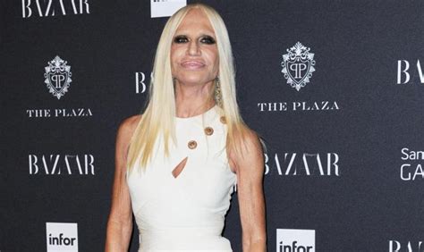 Donatella Versace 60 Anni Di Moda Biondo Platino Stile It