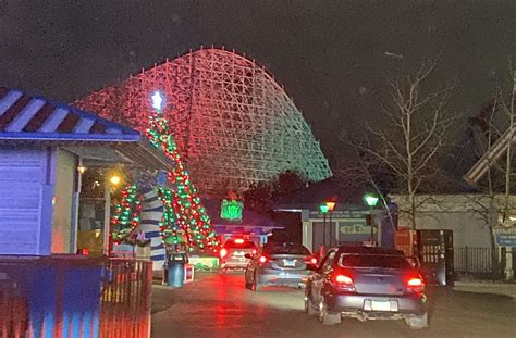 Review Holiday In The Park Drive Thru Experience At Six Flags Great