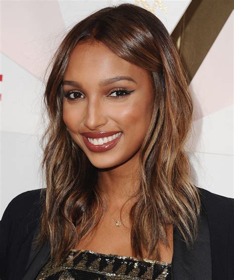 With options like highlights, lowlights, ombre, balayage tones and color blocking, the possibilities are endless for the modern brunette! Caramel Highlights on Dark Brown Hair | InStyle.com