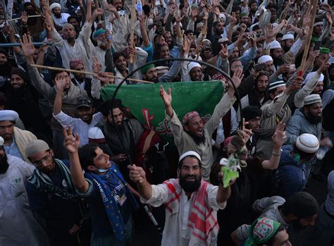 Islamists End 4 Day Rally Outside Pakistani Parliament The Washington Post
