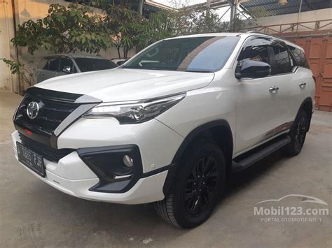 Kunjungi dealer toyota di pekanbaru untuk mendapatkan penawaran terbaik. Toyota Fortuner Bekas 2019, Harga Drop Rp 86 Juta Baru ...