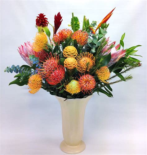 In 2021, you really should consider getting them a stem subscription box gift. 20 Long Stem Gift Box | Protea flower, September flowers ...