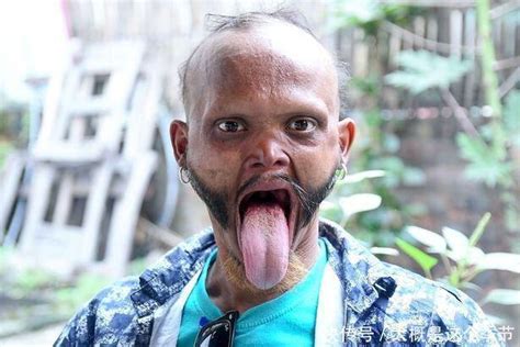 尼泊爾男子聲稱擁有 世界最長舌頭 可輕鬆舔到額頭 每日頭條