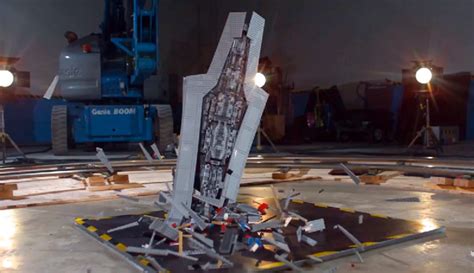 Star wars lego celebration vi slave 1 and boba fett. Slomo-Video: Super-Sternenzerstörer aus 3152 Lego-Teilen ...