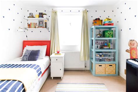 For a teenage boy, his bedroom is like a refuge, a private space where he can go whenever he wants to be alone, where he can pretty much anything he wants and where he can feel free to add his own. 65 Cool And Awesome Boys Bedroom Ideas that Anyone Will ...