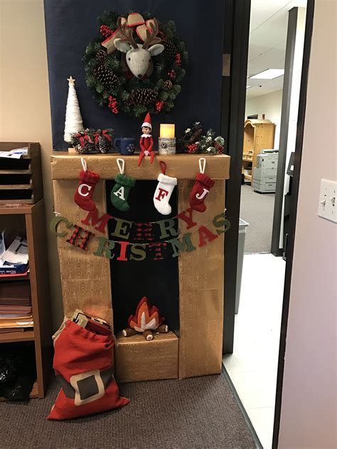 10+ Office Door Christmas Decoration Ideas