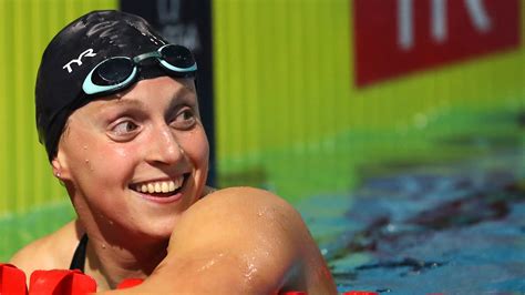 Katie Ledecky Just Swam An Entire Pool Lap With A Cup Of Milk On Her