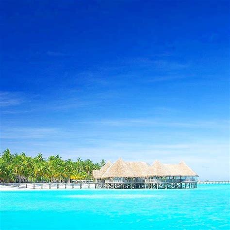 Shades Of Blue Maldives Travelnoire Maldives Travel Noire