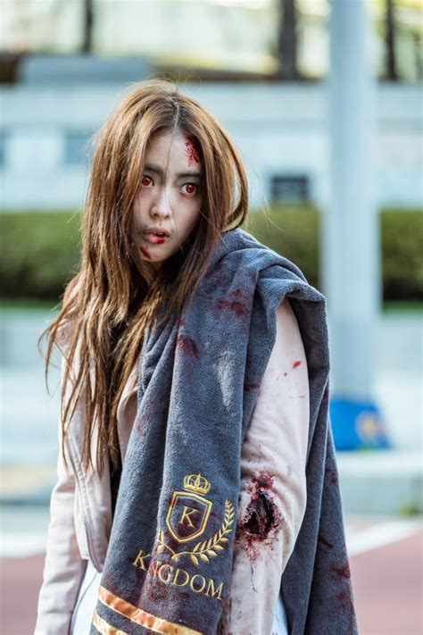 이세영 / lee se young (lee se yeong). Lee Se Young Perfectly Transforms Into A Quirky Zombie ...