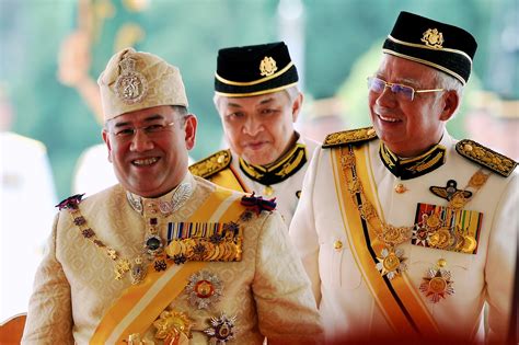 Gambar Pertabalan Sultan Kelantan Sebagai Ydp Agong Nikkhazamicom