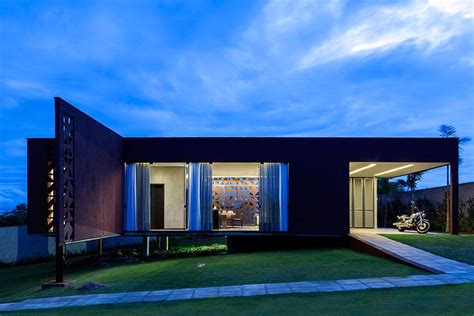 11 Arquitetura Design Creates A Contemporary Home With Strong