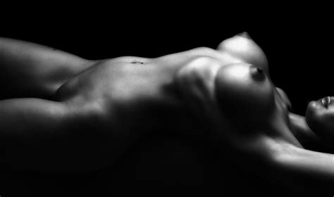 Low Key BodyScape Artistic Nude Photo By Photographer True Curves At