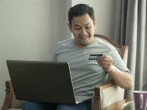 Man Making Online Purchase Stock Image Image Of Credit 150543351