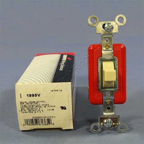 Cooper Ivory Spdt Double Throw Momentary Contact Toggle Switch 20a