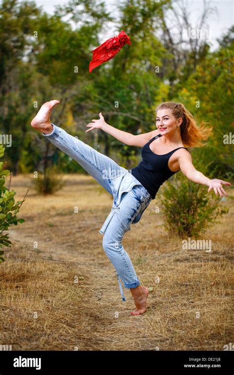 Girl Jeans And Barefoot Stock Photos And Girl Jeans And Barefoot Stock