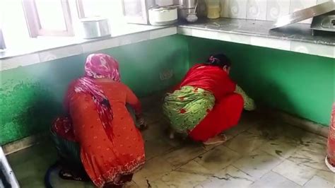 देवरानी जेठानी की जोड़ी लग चुकी है पूरे घर की deep cleaning में पूरा घर शीशे सा चमका दिया