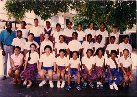 Photo de classe Classe de 6ème de 1990 EXTERNAT SAINT JOSEPH DE CLUNY