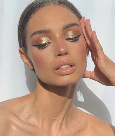 The Hottest Summer Makeup Trends To Try Rn Fashionisers©