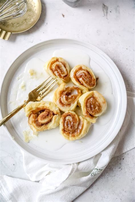 15 Minute Puff Pastry Air Fried Cinnamon Rolls Delicious And Easy