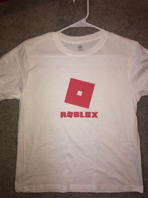 Red Roblox T Shirt Get Ready To Level Up Your Look With This Ultimate