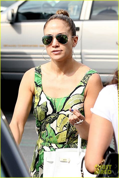 Jennifer Lopez Is Officially A Star Celebrity Sunglasses Watcher