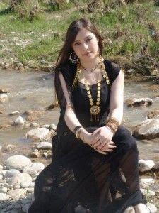 Here you will find a list of nice words written in arabic calligraphy. Arab Girls Photo Gallery | Muslim Girl | Single Muslim ...