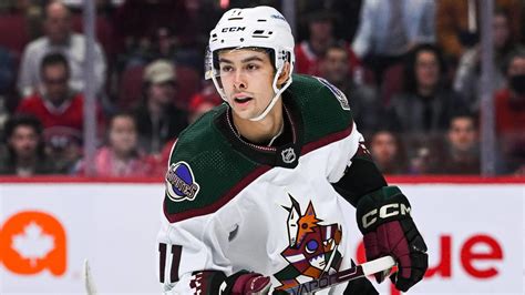 Coyotes Loan Dylan Guenther To Canadian World Junior Team Yardbarker