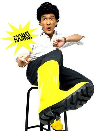 That worked very well, and became an iconic element to his look. Phua Chu Kang mimicking Ris Low - Alvinology