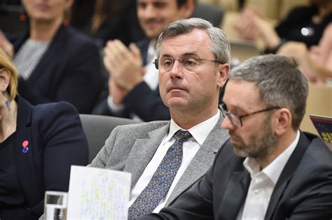 Die regierung in wien habe im von der südafrikanischen virusvariante stark betroffenen bundesland tirol. Heutige Corona-Pressekonferenz Tiefpunkt des Regierungs ...