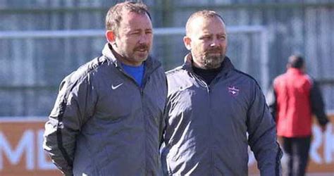 İşte sergen yalçın'ın teknik direktörlük ve futbolculuk kariyeri. Sergen Yalçın'ın yardımcılığını kardeşi yapacak - Son ...