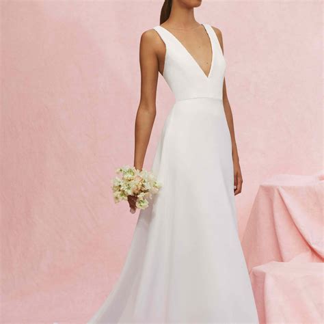Her designs are timeless and sophisticated, and she is known for first ladies and hollywood's elite. Carolina Herrera Wedding Dresses by Season