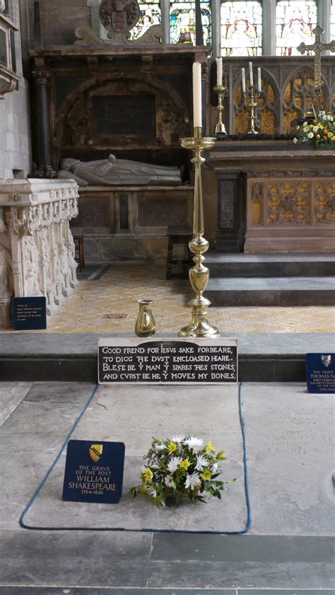 Shakespeares Grave Holy Trinity Stratford Britain All Over Travel Guide