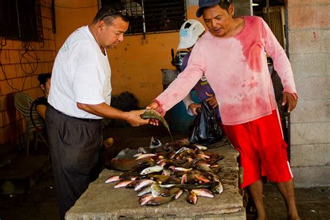 And it's true that rice, beans, platanos (fried plantains) and choped vegetables are common in all countries in central america, however, there are distinct differences of how these things are. Fishing Villages Work for Food Security in El Salvador