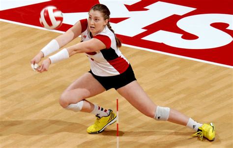 Nu Volleyball Notebook Wild Weekend Gives Huskers Hope Things To Work