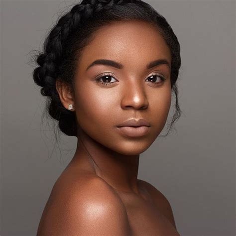 44 Best Makeup Ideas For Black Women That Makes Her Look More Pretty Natural