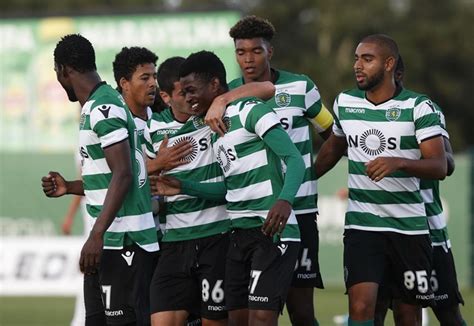 Dall'hotel si possono ammirare l'etna, taormina, castelmola e reggio calabria. Sporting B sofre goleada em Famalicão na 14ª jornada da II ...