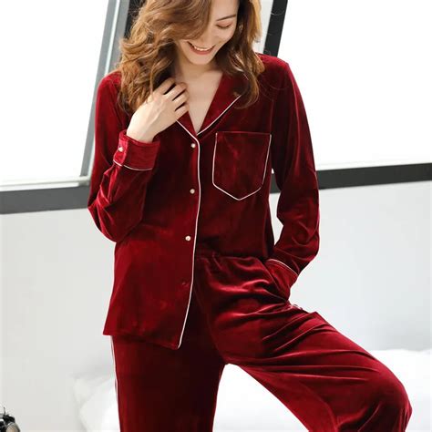 Women Velvet Pajamas Set Winter Sleeping Two Piece Flannel Pajamas For
