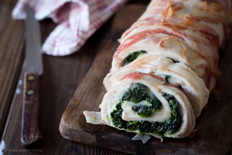 Questa volta ha invitato a studiare polpettone cottura. Rotolo di pollo farcito con spinaci e formaggio